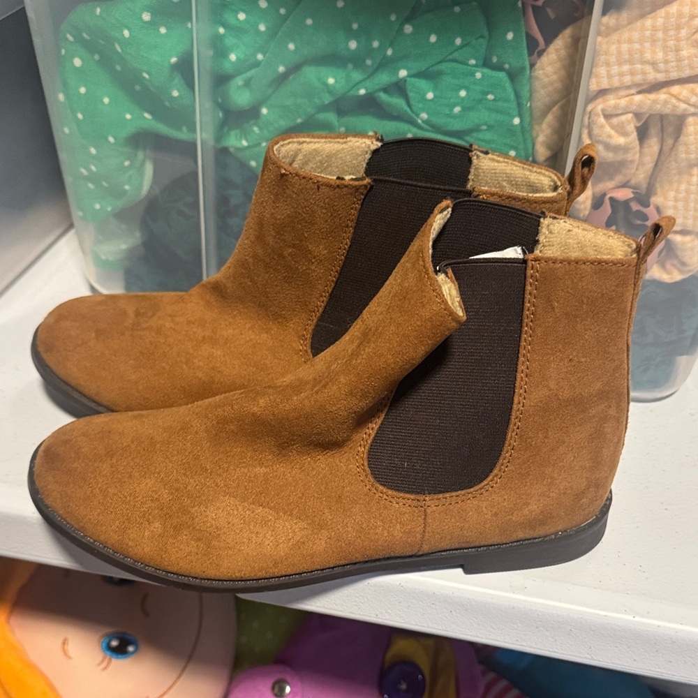 Crazy 8 Tan Kids Chelsea Boots